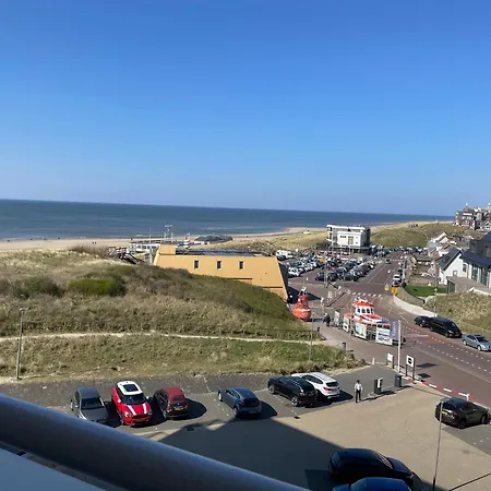 Seaview Apartment *